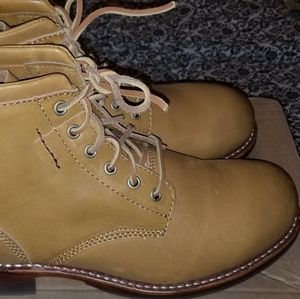 RARE CATERPILLAR LUTHER MID BOOTS